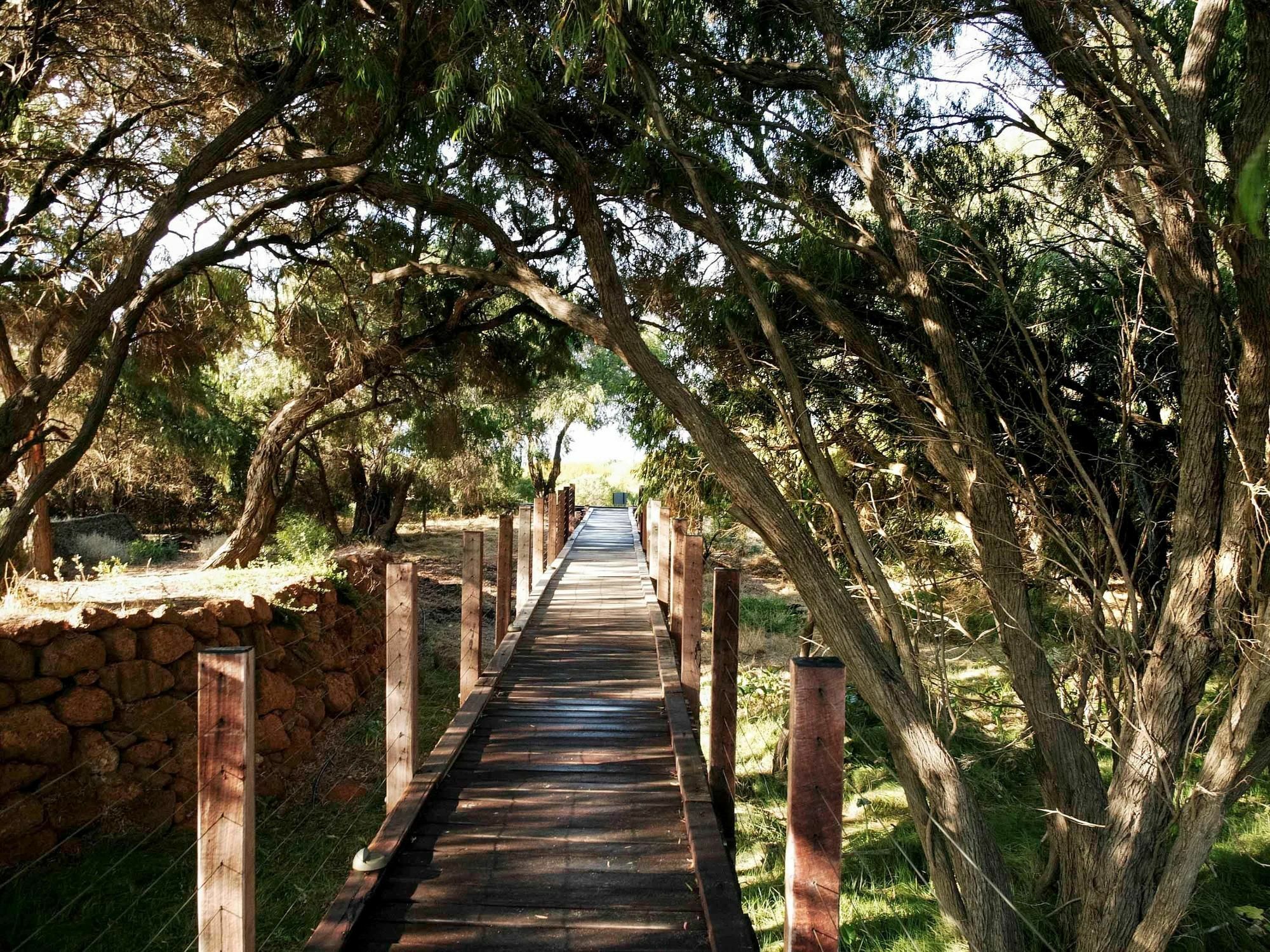 Pullman Bunker Bay Resort Margaret River Дънсбъро Екстериор снимка The boardwalk at the entrance to the reserve